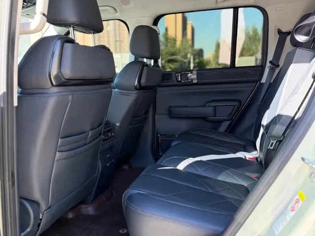 BYD FangChengBao Leopard 5 — Фото автомобиля 5