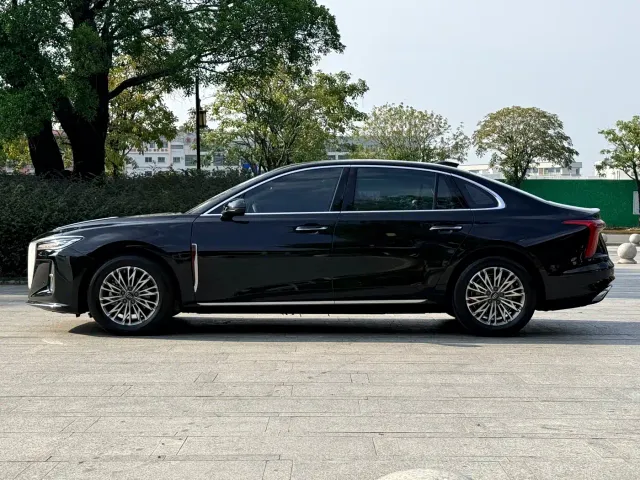 Hongqi H5 — Фото автомобиля 23