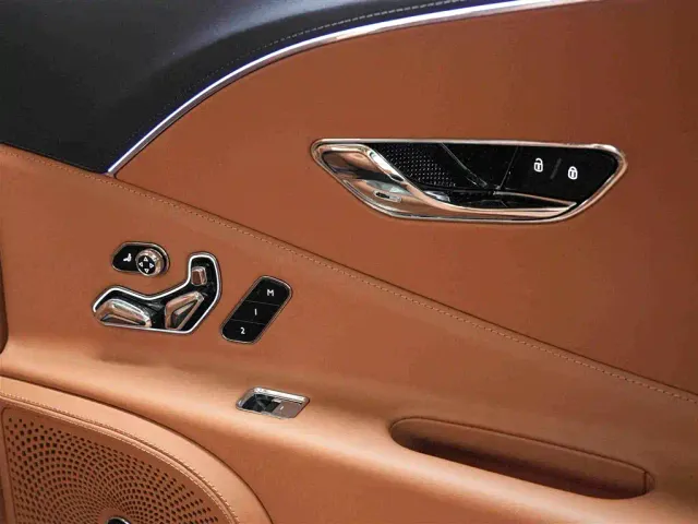 Bentley Flying Spur — Фото автомобиля 19