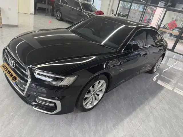 Фотография автомобиля — Audi A6L