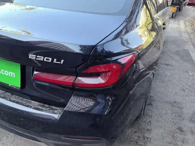 BMW 5 Series — Фото автомобиля 7