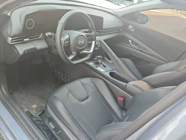 Hyundai Elantra — Фото автомобиля 8