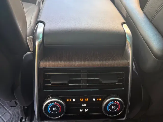 Land Rover Range Rover — Фото автомобиля 16