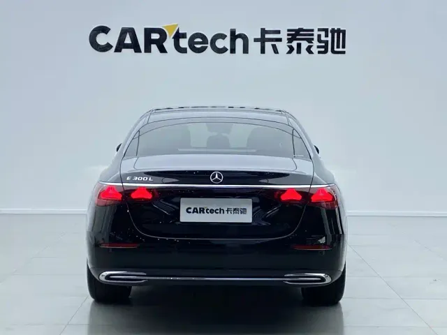 Mercedes-Benz E-Class — Фото автомобиля 4
