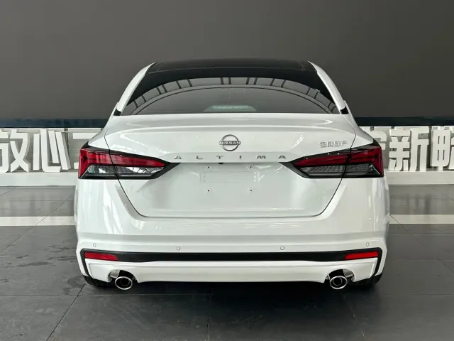 Nissan Teana — Фото автомобиля 5