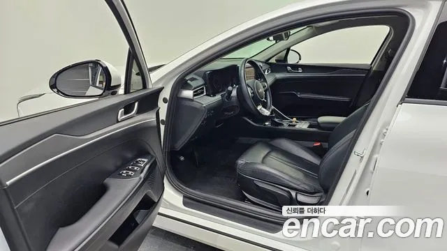 Kia K5 K5 3 поколение 2.0 LPI(Для проката) — Фото автомобиля 10
