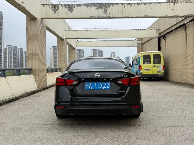 Nissan Teana — Фото автомобиля 15