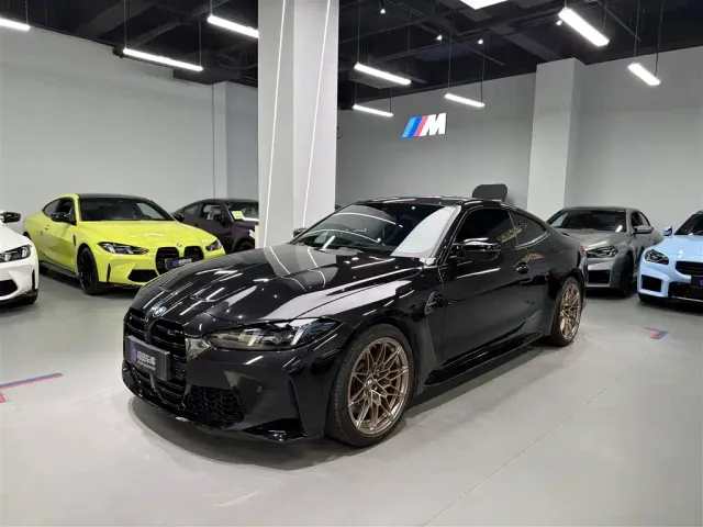Фотография автомобиля — BMW M4