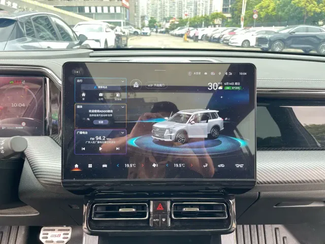GAC Trumpchi GS8 — Фото автомобиля 24