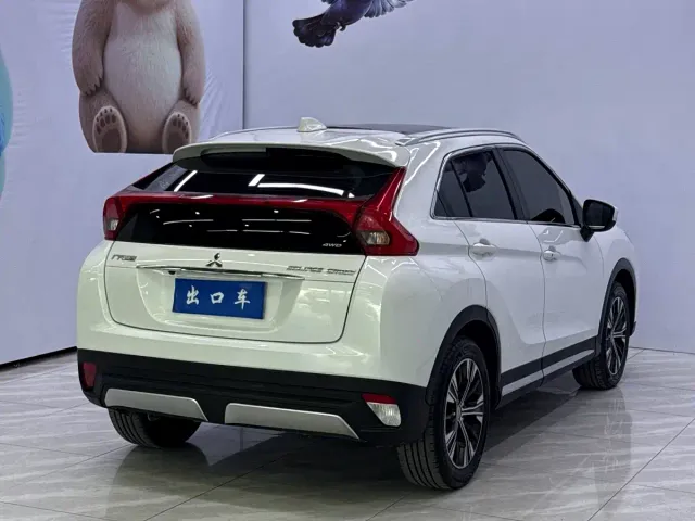 Mitsubishi Eclipse Cross — Фото автомобиля 4