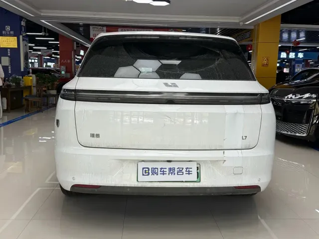Li Auto L7 — Фото автомобиля 15