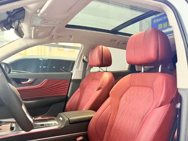 Hongqi HS5 — Фото автомобиля 14