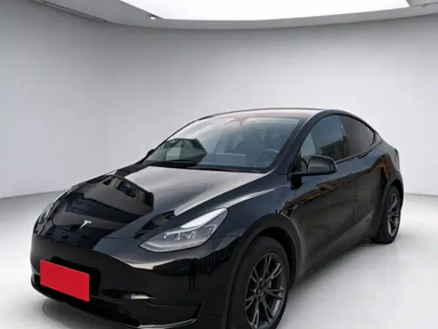Фотография автомобиля — Tesla Model Y