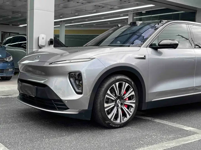 Nio ES8 — Фото автомобиля 6