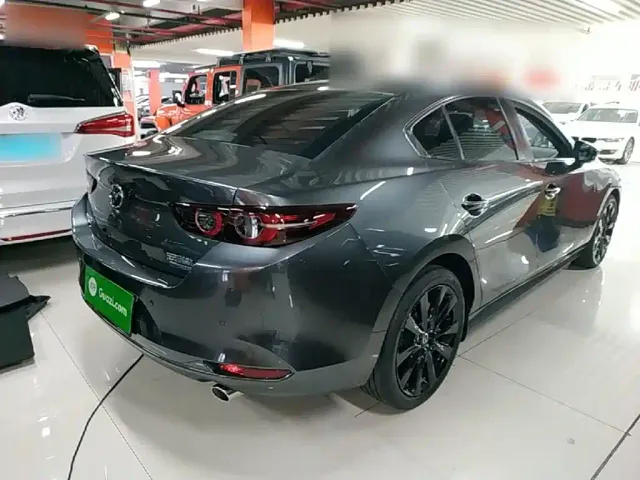 Mazda Axela — Фото автомобиля 6