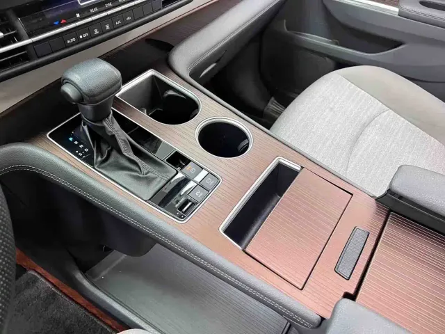 Toyota Sienna — Фото автомобиля 22