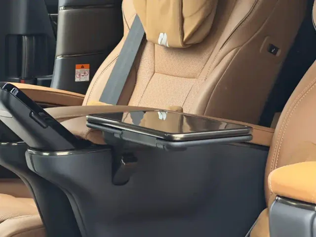 Toyota Alphard — Фото автомобиля 17