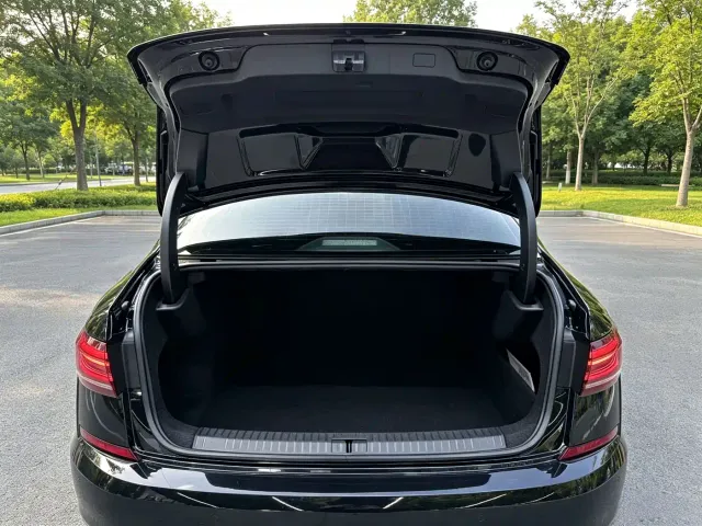 Volkswagen Passat — Фото автомобиля 7