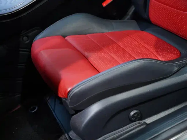 Mercedes-Benz E-Class — Фото автомобиля 25