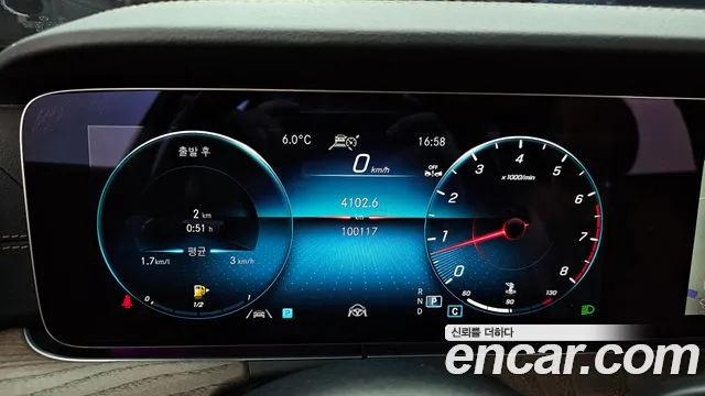Mercedes-Benz E-Class — Фото автомобиля 8