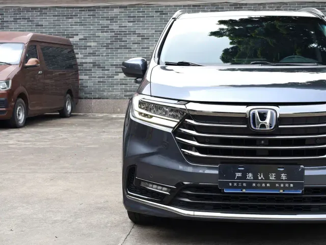 Honda Odyssey 2022 2.0L e:HEV Sharp Supreme Edition — Фото автомобиля 23