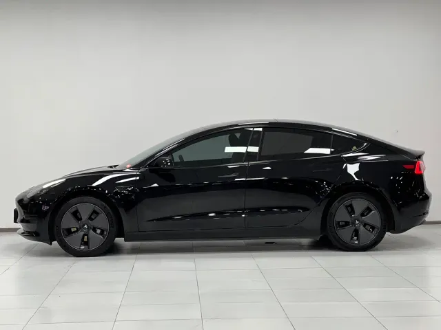 Tesla Model 3 — Фото автомобиля 13