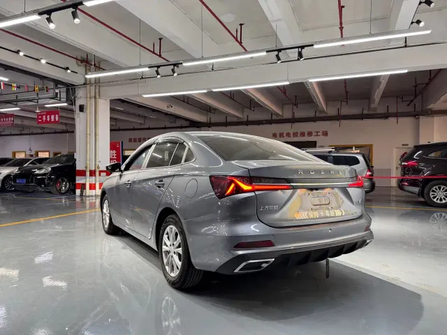 Roewe i5 — Фото автомобиля 6