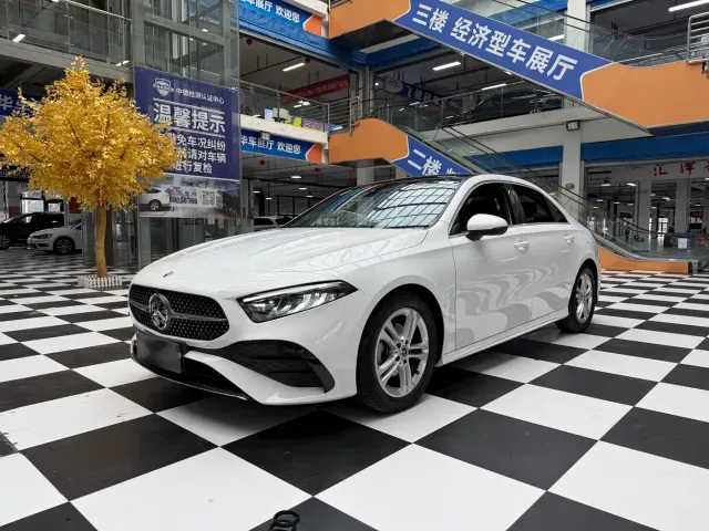 Фотография автомобиля — Mercedes-Benz A-Class
