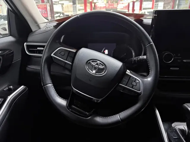 Toyota Highlander — Фото автомобиля 14