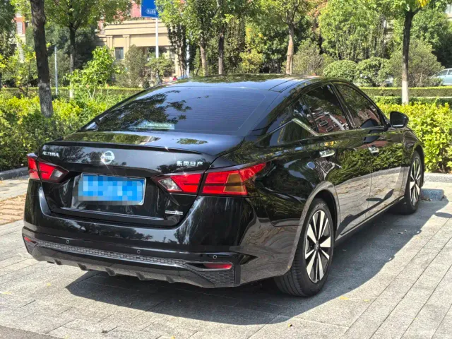 Nissan Teana — Фото автомобиля 7