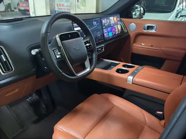 Li Auto L9 — Фото автомобиля 2