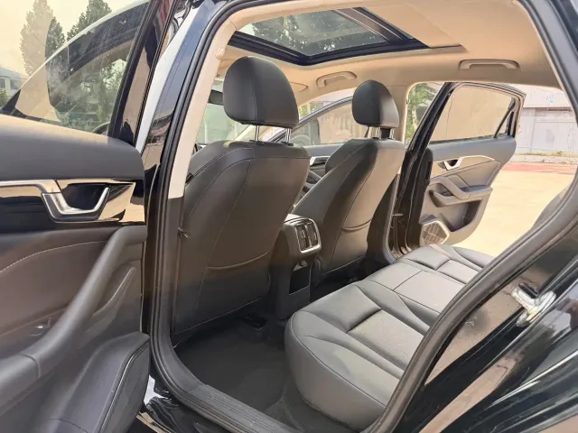 Bestune B70 — Фото автомобиля 12