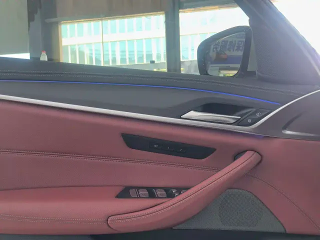 BMW 5 Series — Фото автомобиля 22
