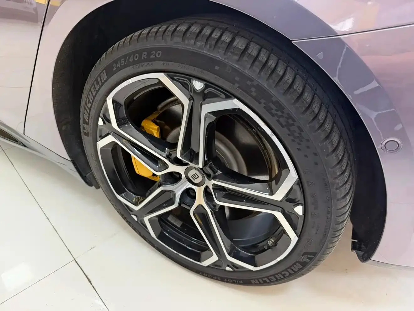 Xiaomi Auto Xiaomi SU7 2024 RWD Ultra Long Range Advanced Smart Driving Pro Edition — Фото автомобиля 9