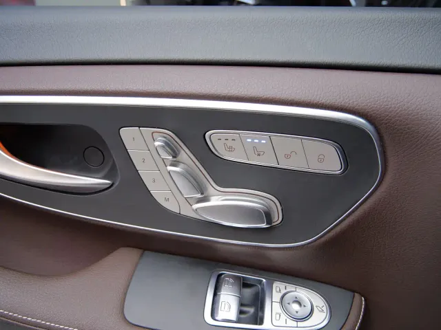 Mercedes-Benz V-Class — Фото автомобиля 19