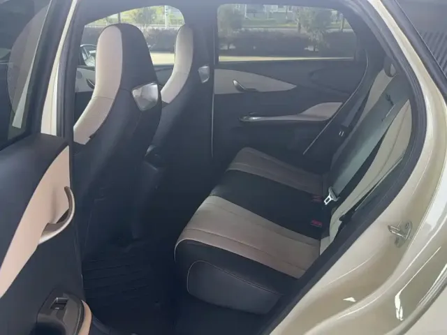 BYD Dolphin 2024 Glory Edition 420km Fashion Edition — Фото автомобиля 10