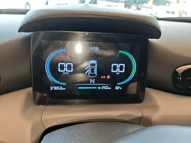 Leapmotor T03 — Фото автомобиля 11
