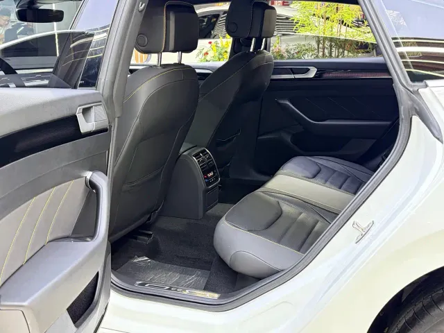 Volkswagen CC — Фото автомобиля 9