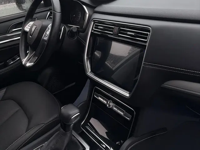 Roewe RX8 — Фото автомобиля 14