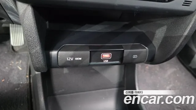 Kia Niro — Фото автомобиля 12
