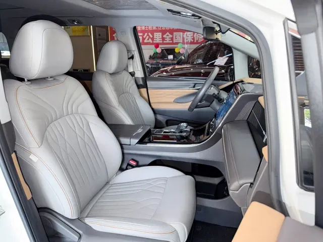 GAC Trumpchi M8 — Фото автомобиля 15