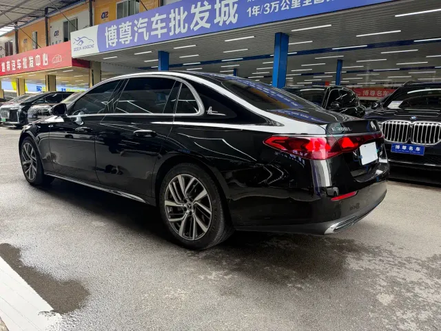 Mercedes-Benz E-Class — Фото автомобиля 21