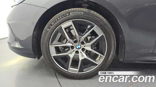 BMW 5-Series — Фото автомобиля 4