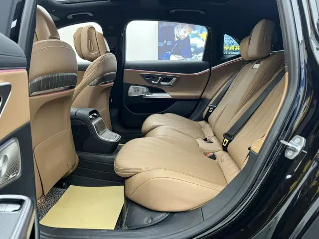 Mercedes-Benz E-Class — Фото автомобиля 14