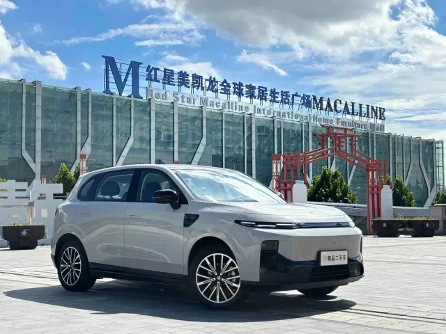 Leapmotor B10 — Фото автомобиля 3