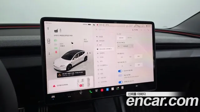Tesla Model 3 — Фото автомобиля 17
