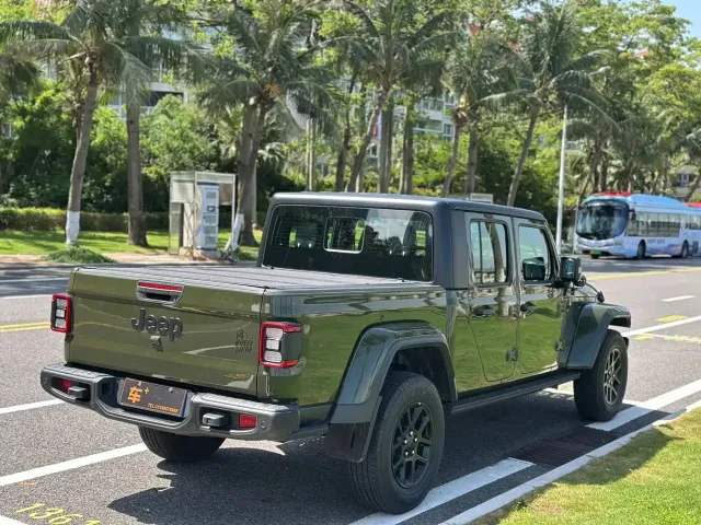 Jeep Gladiator — Фото автомобиля 9