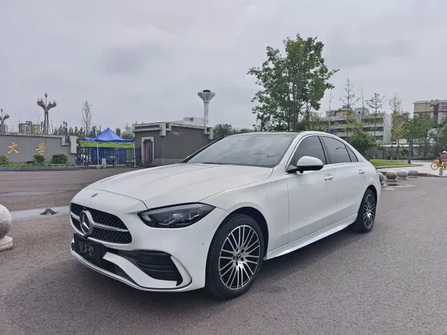 Фотография автомобиля — Mercedes-Benz C-Class