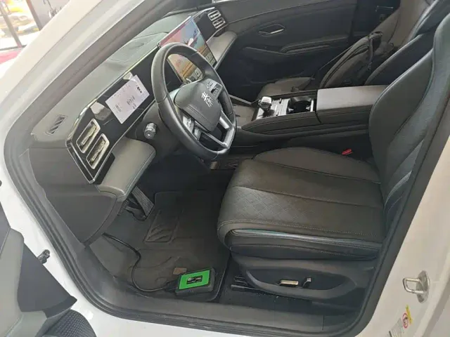 BYD Qin L — Фото автомобиля 14