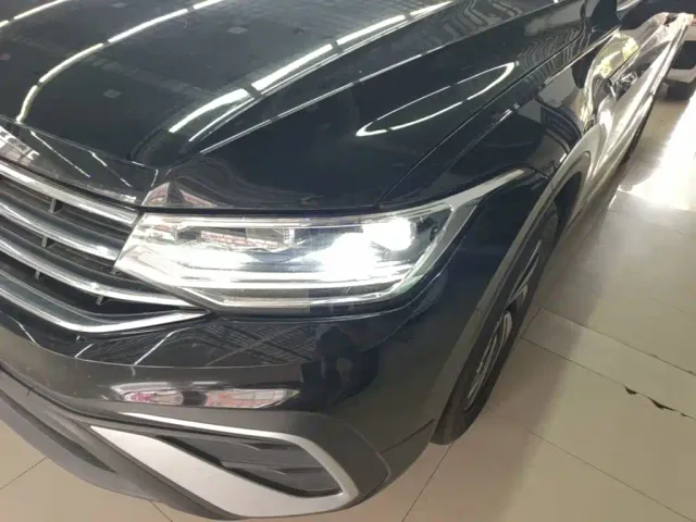 Volkswagen Tiguan L — Фото автомобиля 23